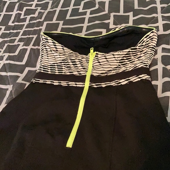 Skirt XS. Preloved. Stretch material. - Picture 7 of 9